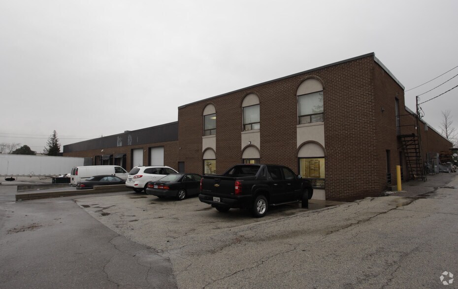 631 Rivermede Rd, Concord, ON à louer - Photo de l’immeuble – Image 2 sur 2