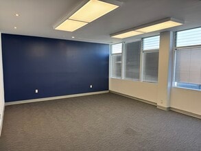 150 W Harris Ave, South San Francisco, CA à louer Photo intérieure– Image 2 sur 10