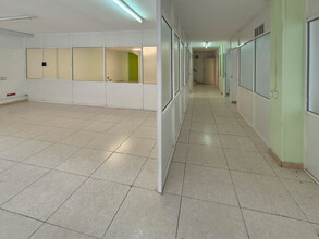 Bureaux/Local commercial dans Vilafranca del Penedès, Barcelona à louer Photo de l’immeuble– Image 1 sur 15
