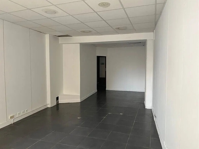 Local commercial dans Paris à louer - Photo intérieure – Image 2 sur 5