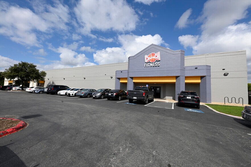 8715-8725 Marbach Rd, San Antonio, TX à vendre - Photo de l’immeuble – Image 2 sur 5