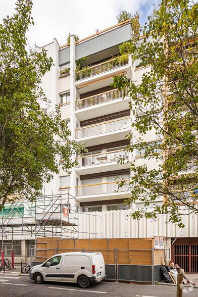 62 Rue Amelot, Paris à vendre - Photo de l’immeuble – Image 2 sur 18