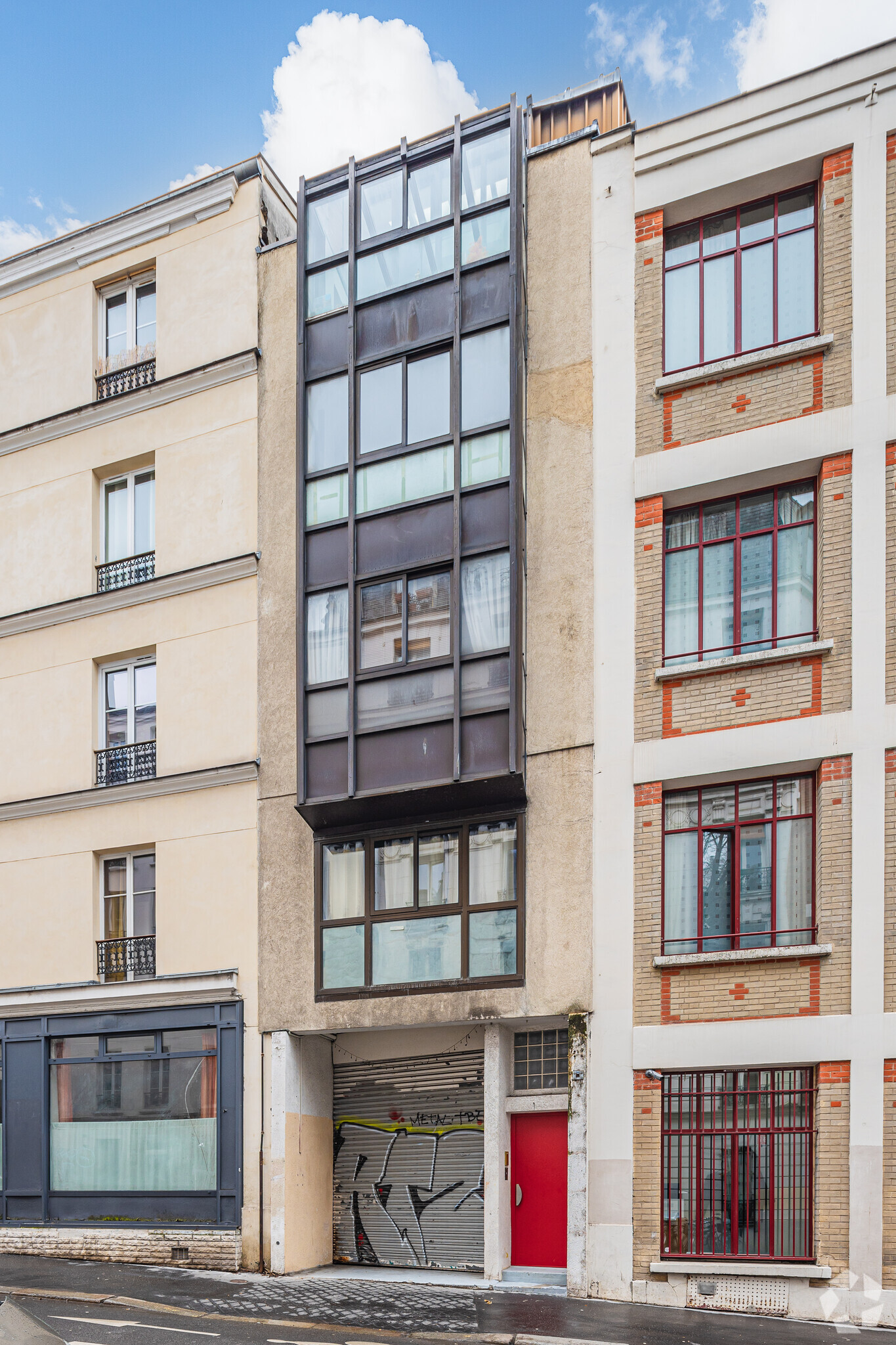 Immeuble residentiel dans Paris à vendre Photo principale– Image 1 sur 2