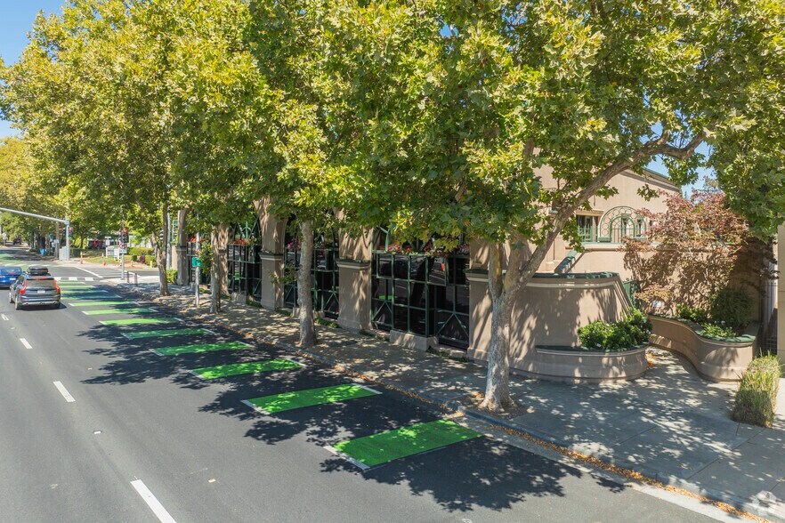 1705 El Camino Real, Palo Alto, CA à louer - Photo de l’immeuble – Image 2 sur 8