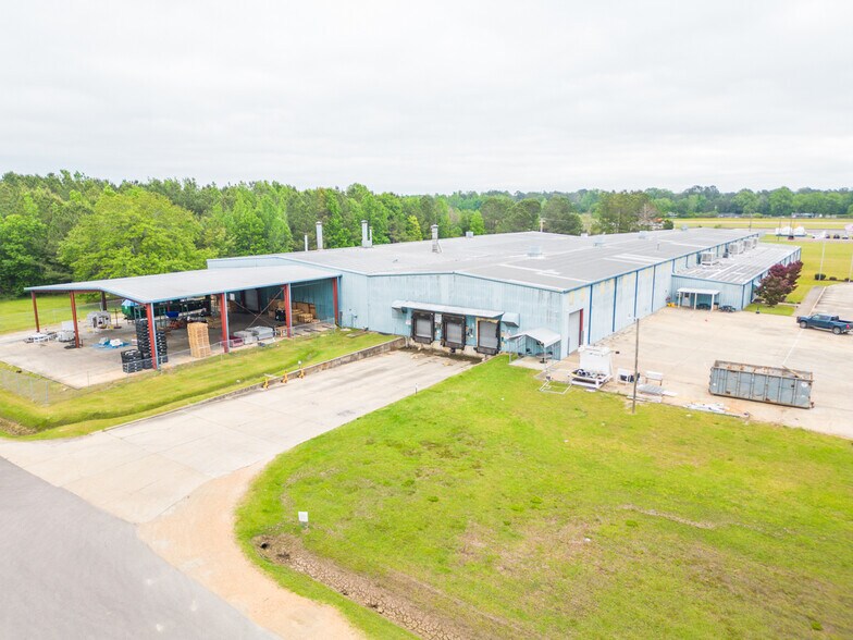 221 Fabritek Dr, Columbus, MS à vendre - Photo de l’immeuble – Image 1 sur 35
