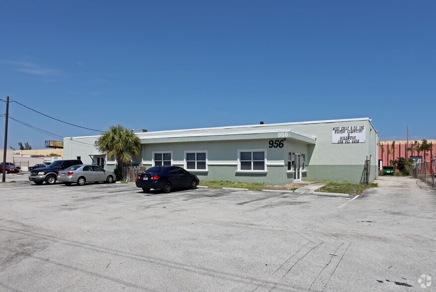 956 S Andrews Ave, Pompano Beach, FL à vendre - Photo principale – Image 1 sur 12