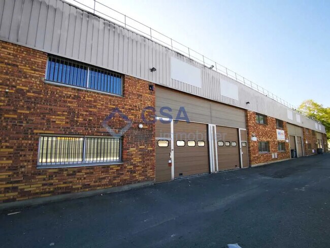 Plus de détails pour Bureau, Local d'activités à louer