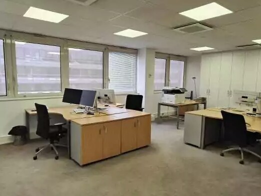 Bureau dans Rueil-Malmaison à louer Photo intérieure– Image 1 sur 2