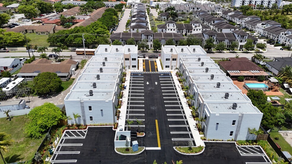 25265 SW 134th Ave, Homestead, FL à vendre - Photo principale – Image 1 sur 4