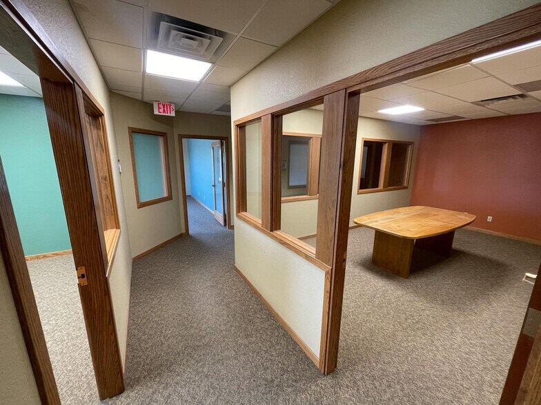 1160 Lake Plaza Dr, Colorado Springs, CO à louer - Photo intérieure – Image 2 sur 4