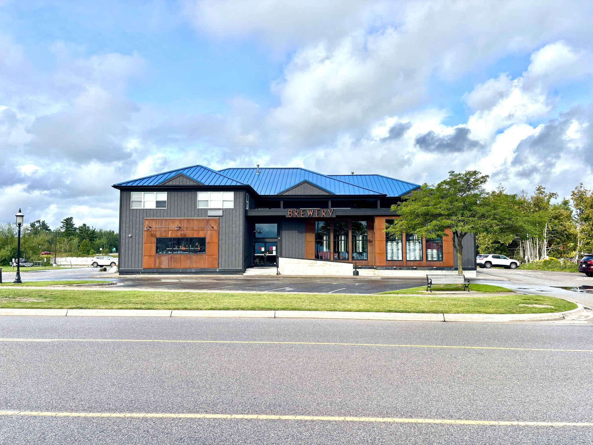 810 S Huron, Mackinaw City, MI à vendre Photo de l’immeuble– Image 1 sur 4