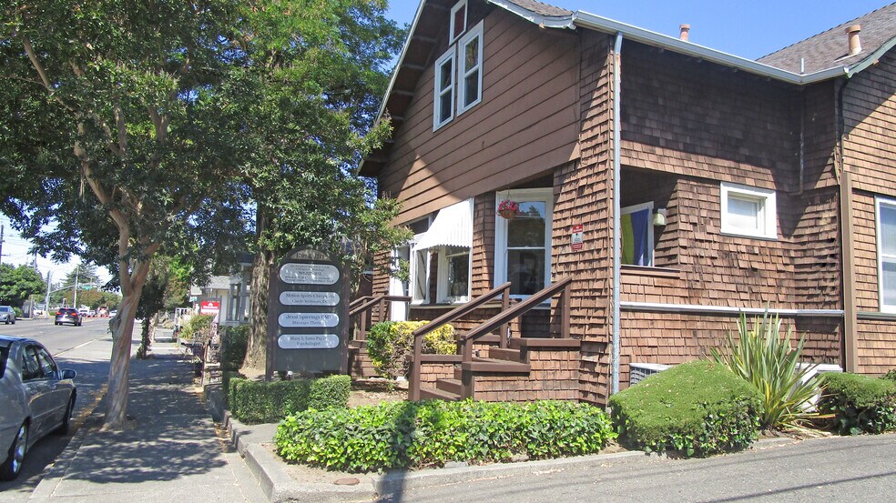 1209 College Ave, Santa Rosa, CA à louer - Photo de l’immeuble – Image 2 sur 2