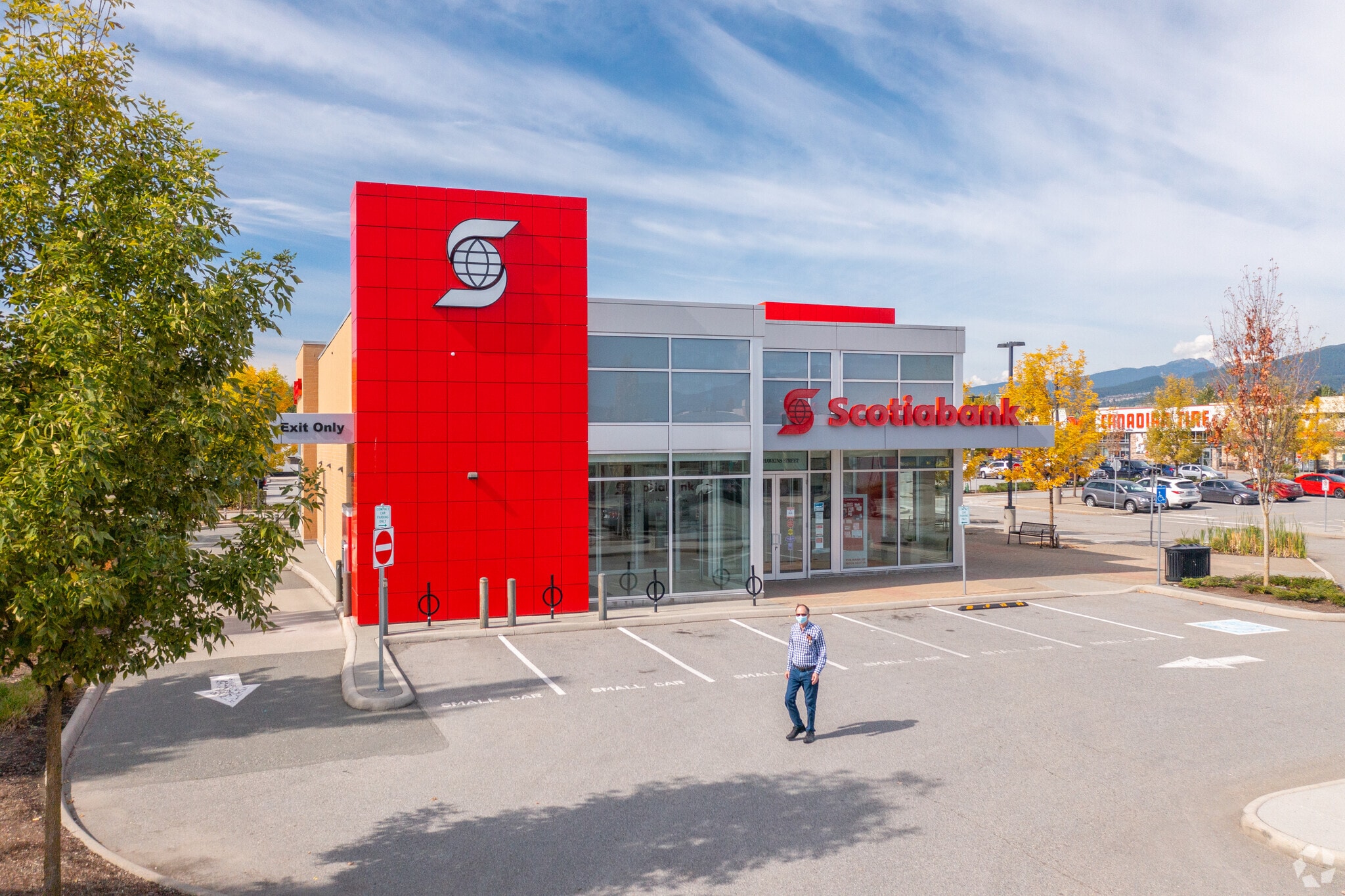 2115 Hawkins St, Coquitlam, BC à louer Photo de l’immeuble– Image 1 sur 9