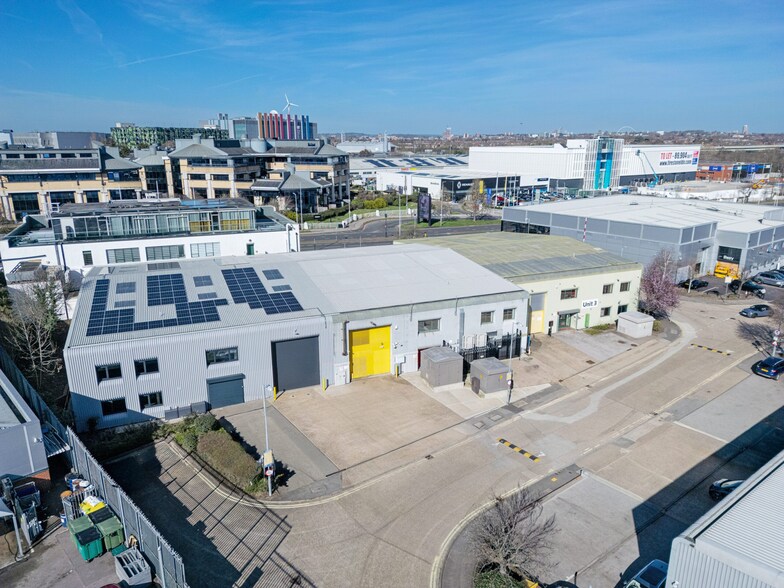 Syon Gate Way, Brentford à louer - Photo principale – Image 1 sur 2