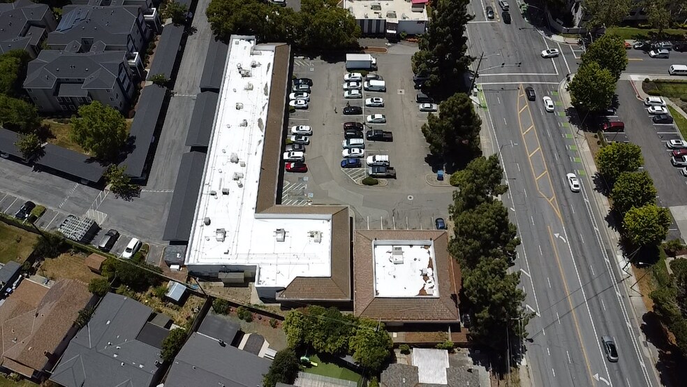 2676-2694 Cropley Ave, San Jose, CA à louer - Photo de l’immeuble – Image 2 sur 12