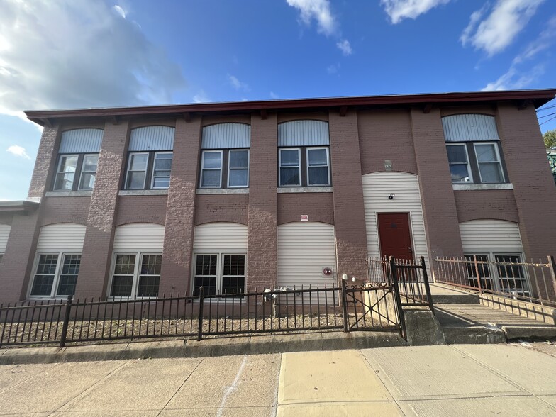 27-31 Privet St, Pawtucket, RI à vendre - Photo de l’immeuble – Image 1 sur 28