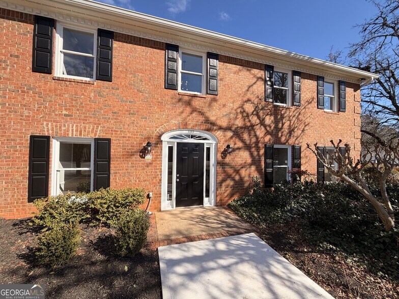 1165 Cedar Shoals Dr, Athens, GA à vendre - Photo principale – Image 1 sur 43