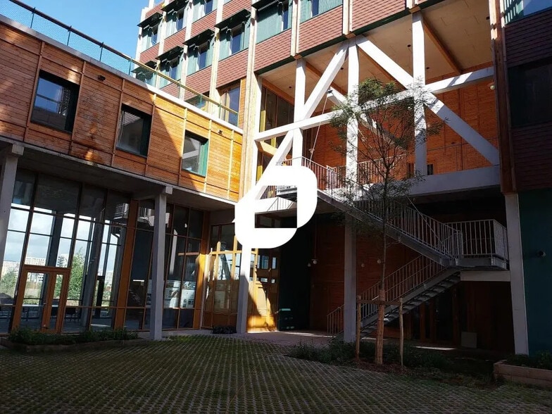 Local commercial dans Nantes à louer - Photo de l’immeuble – Image 2 sur 19