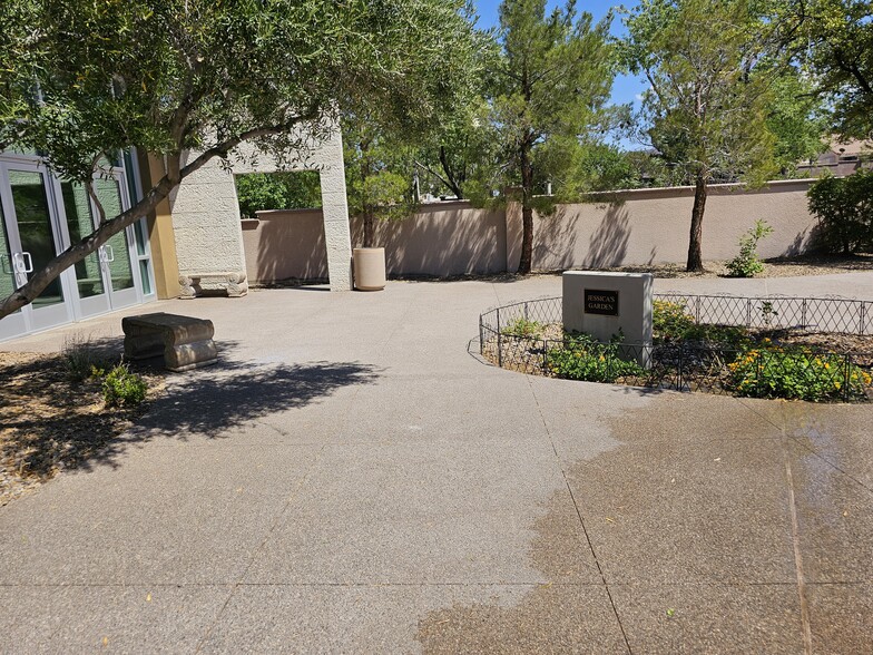 1940 PASEO VERDE, Henderson, NV à louer - Photo de l’immeuble – Image 3 sur 11