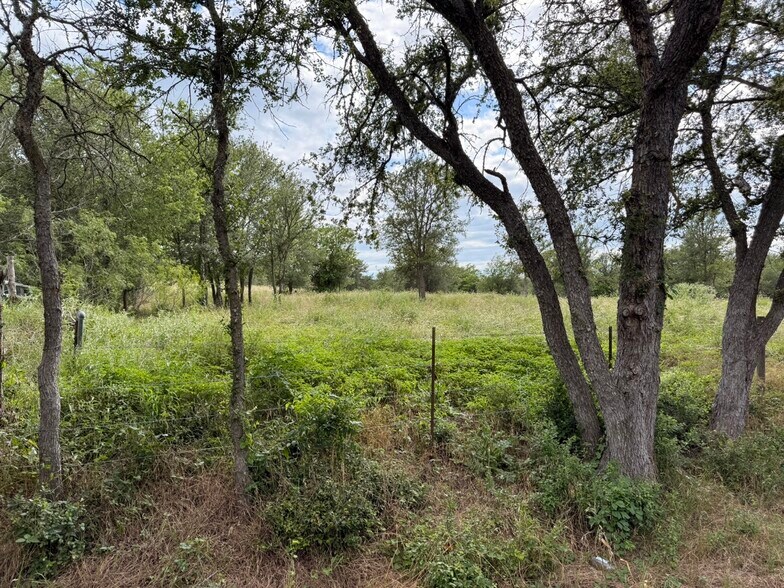 18005 Albert Voelker rd, Elgin, TX à vendre - Photo de l’immeuble – Image 2 sur 58