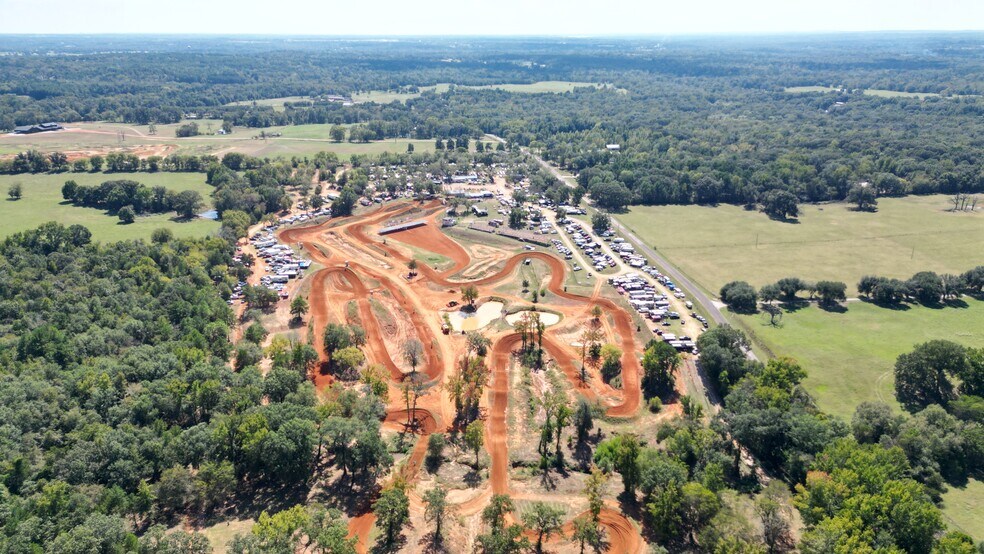 12068 County Road 433, Tyler, TX à vendre - Photo principale – Image 1 sur 4