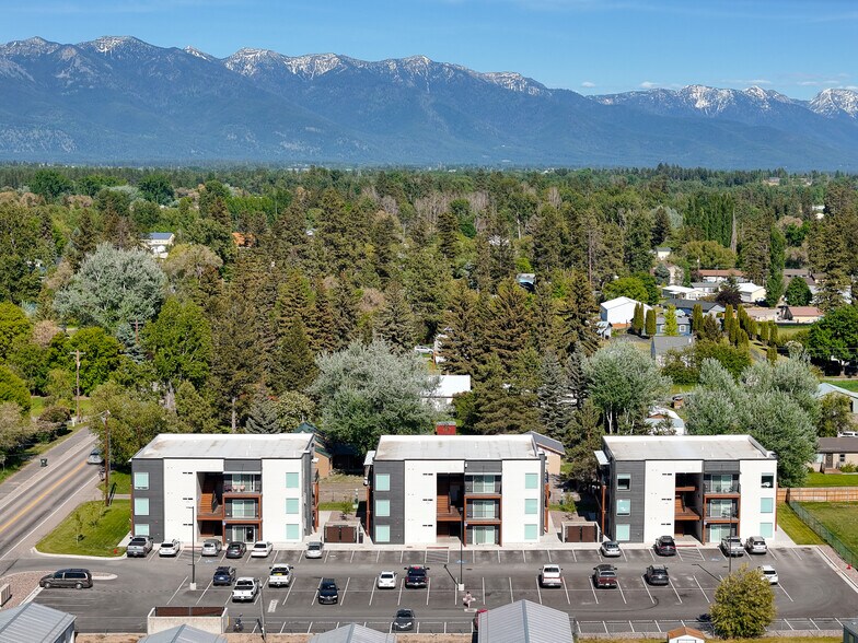 128 E Evergreen Dr, Kalispell, MT à vendre - Photo de l’immeuble – Image 3 sur 30
