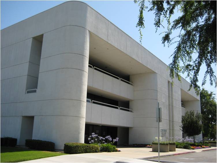5555 California Ave, Bakersfield, CA à louer Photo de l’immeuble– Image 1 sur 7