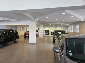 Local commercial dans Replonges à louer Photo de l’immeuble– Image 1 sur 3