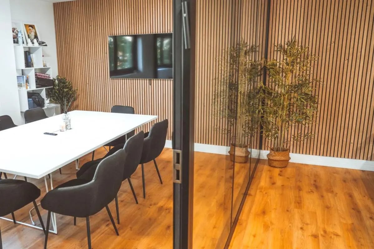 Bureau dans Courbevoie à vendre Photo de l’immeuble– Image 1 sur 7