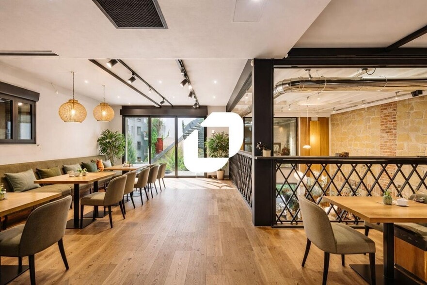 31 Rue Faidherbe, Paris à louer - Photo de l’immeuble – Image 3 sur 15