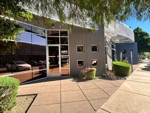 16585 N 92nd St, Scottsdale, AZ à louer Photo de l’immeuble– Image 1 sur 2