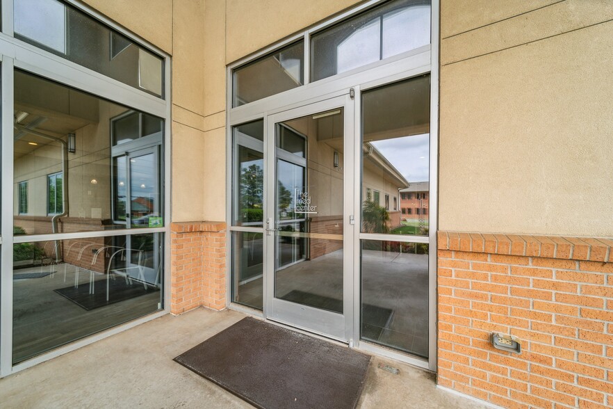 9940 E 81st St, Tulsa, OK à louer - Photo de l’immeuble – Image 2 sur 16