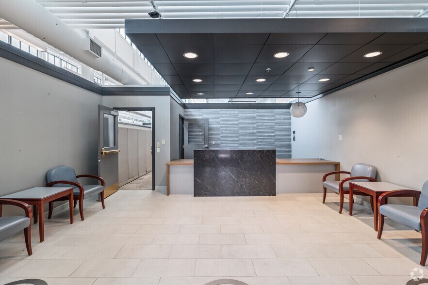 26 N Cedar St, Lititz, PA à louer - Hall d’entrée – Image 3 sur 28