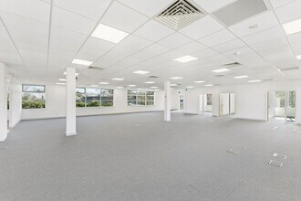 Beechwood, Grove Business Park, White Waltham, Maidenhead à louer Photo intérieure– Image 1 sur 6