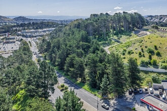 239 Serramonte Blvd, Daly City, CA - Vue aérienne vue de carte - Image1