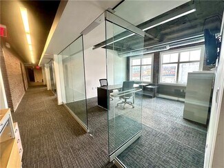 Plus de détails pour 210 E Washington St, New Castle, PA - Bureau à louer