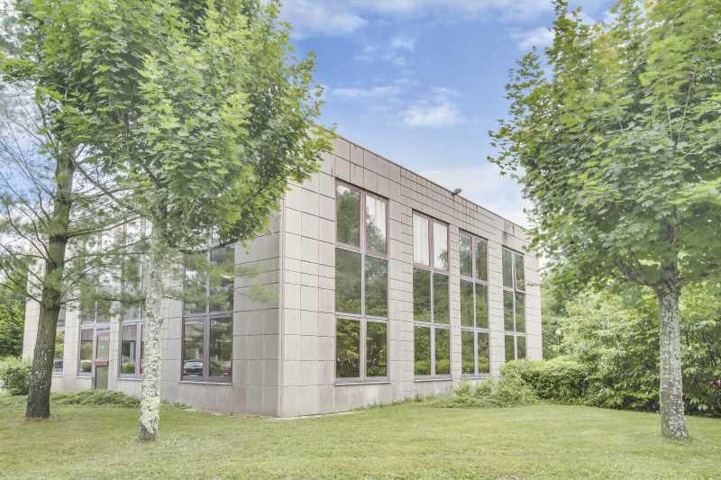 14-26 Rue Jean Rostand, Orsay à louer - Photo de l’immeuble – Image 3 sur 15
