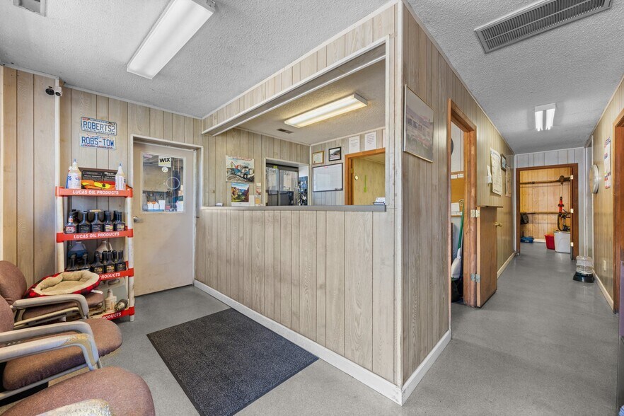 1831 Clarks Rd, New Bern, NC à vendre - Photo de l’immeuble – Image 3 sur 43