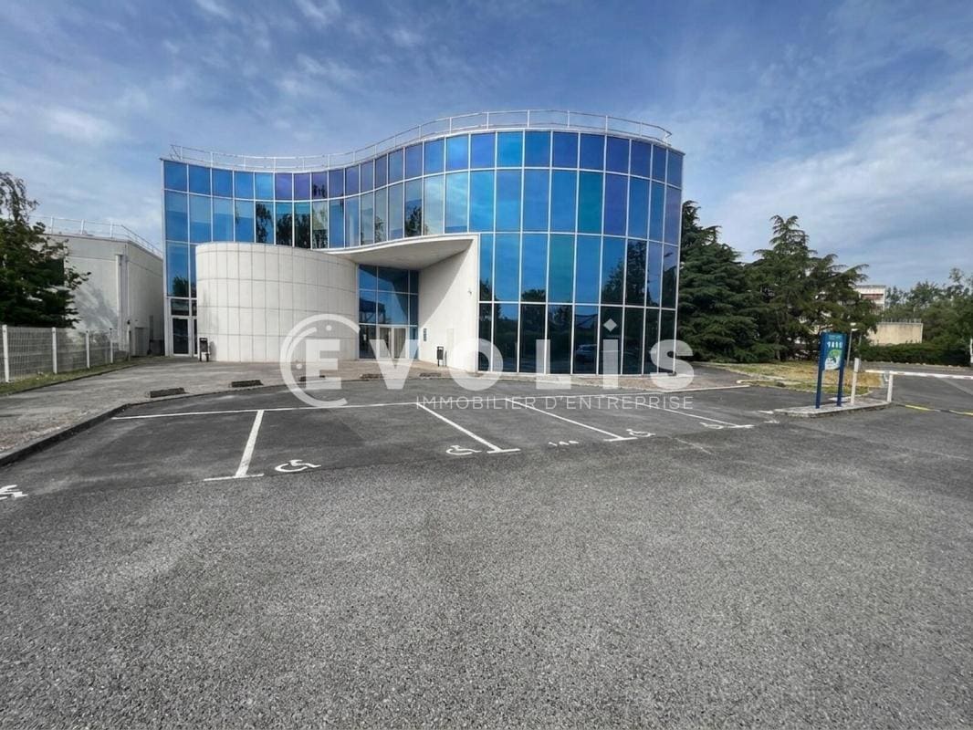 Bureau dans Évry-Courcouronnes à louer Photo de l’immeuble– Image 1 sur 19