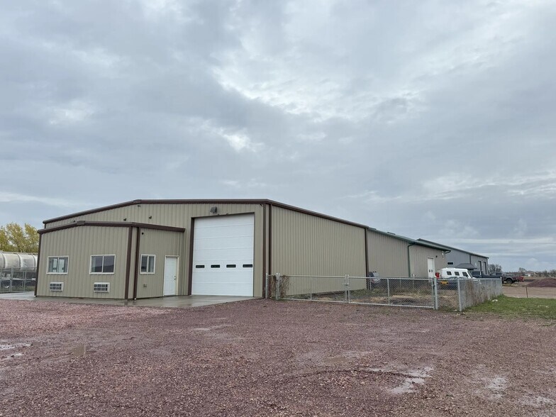 47116 Homefield Pl, Harrisburg, SD à louer - Photo de l’immeuble – Image 3 sur 7