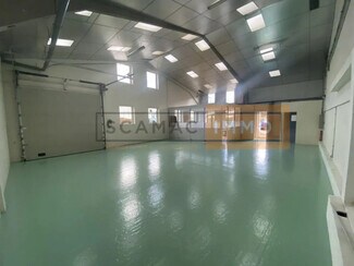 Plus de détails pour Bureau, Local d'activités à louer