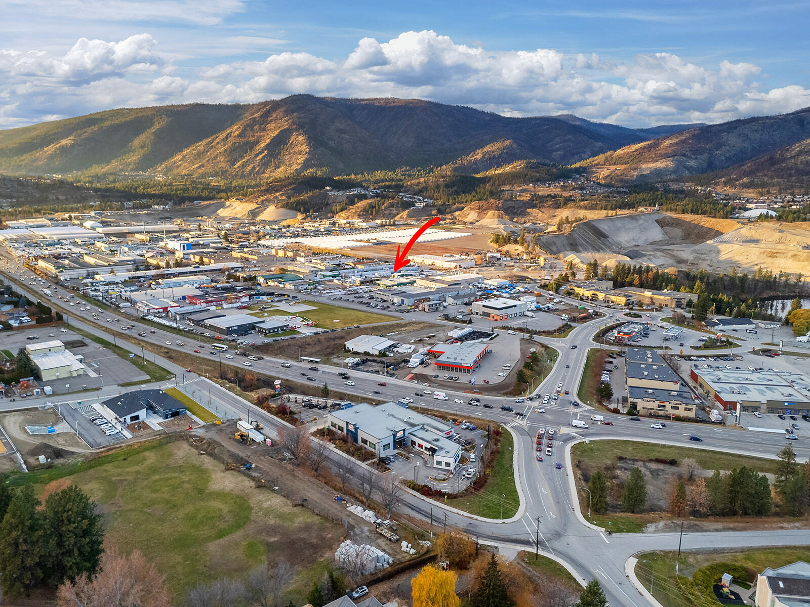 1320 Industrial Rd, West Kelowna, BC à vendre Photo de l’immeuble– Image 1 sur 55