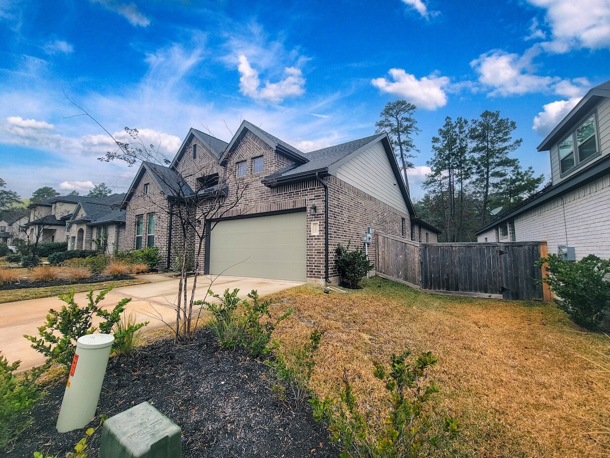 227 Rose Gum Ct, Willis, TX à vendre Photo principale– Image 1 sur 2