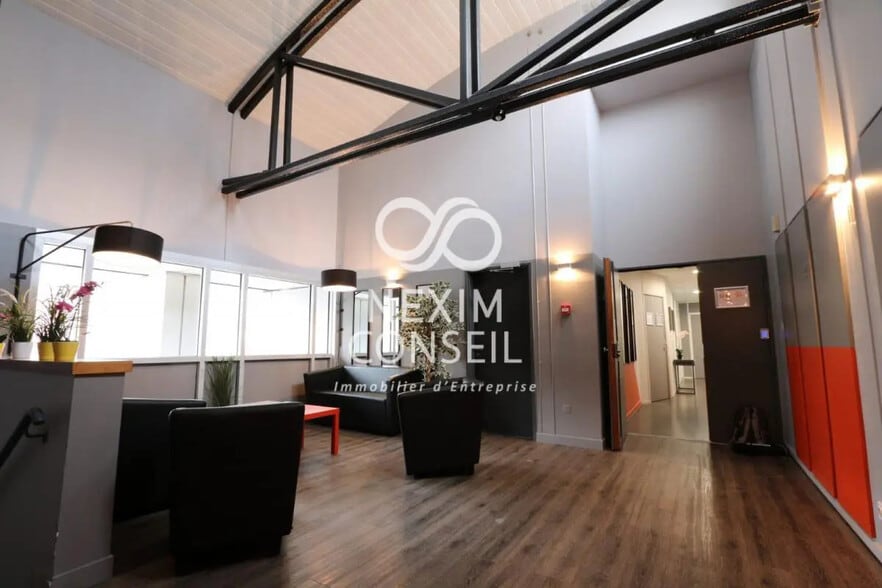 Bureau dans Gennevilliers à louer - Photo de l’immeuble – Image 1 sur 10