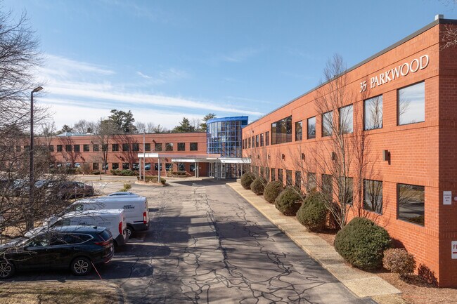 Plus de détails pour 35 Parkwood Dr, Hopkinton, MA - Bureau à louer