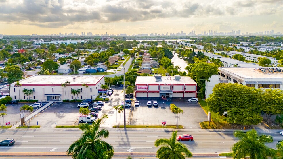 20451 NW 2nd Ave, Miami, FL à louer - Photo de l’immeuble – Image 2 sur 6