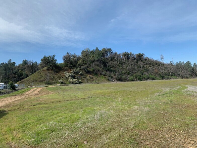 1950 Buenaventura Blvd, Redding, CA à vendre - Photo de l’immeuble – Image 2 sur 4