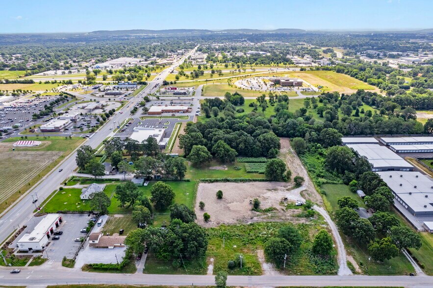 5085 & 5119 Elm Springs Rd portefeuille de 2 biens à vendre sur LoopNet.fr - Photo de l’immeuble – Image 3 sur 12