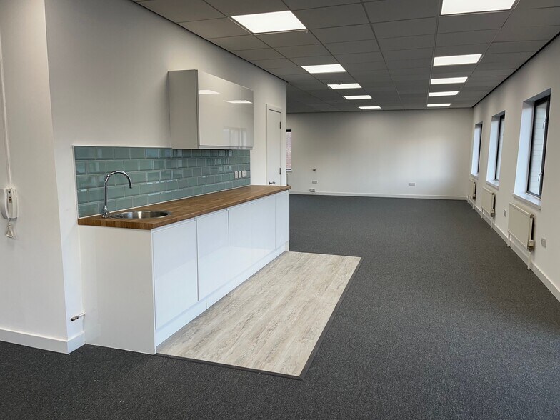 341 Springhill Pky, Baillieston à louer - Photo de l’immeuble – Image 3 sur 3