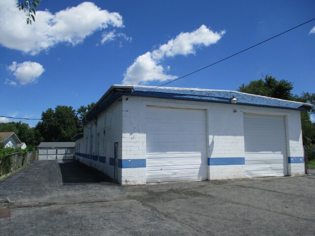 2736 Camp Jackson Rd, Cahokia Heights, IL à louer - Photo de l’immeuble – Image 2 sur 4